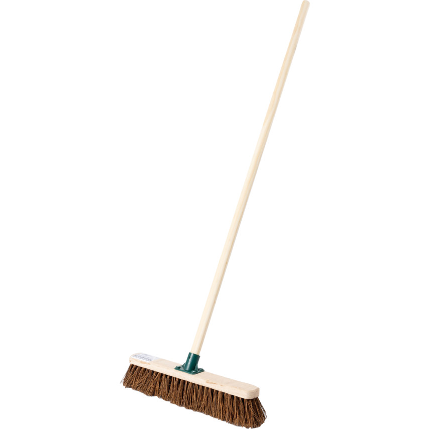 18 Stiff Bassine Broom With 48 Wooden Handle TPC2000